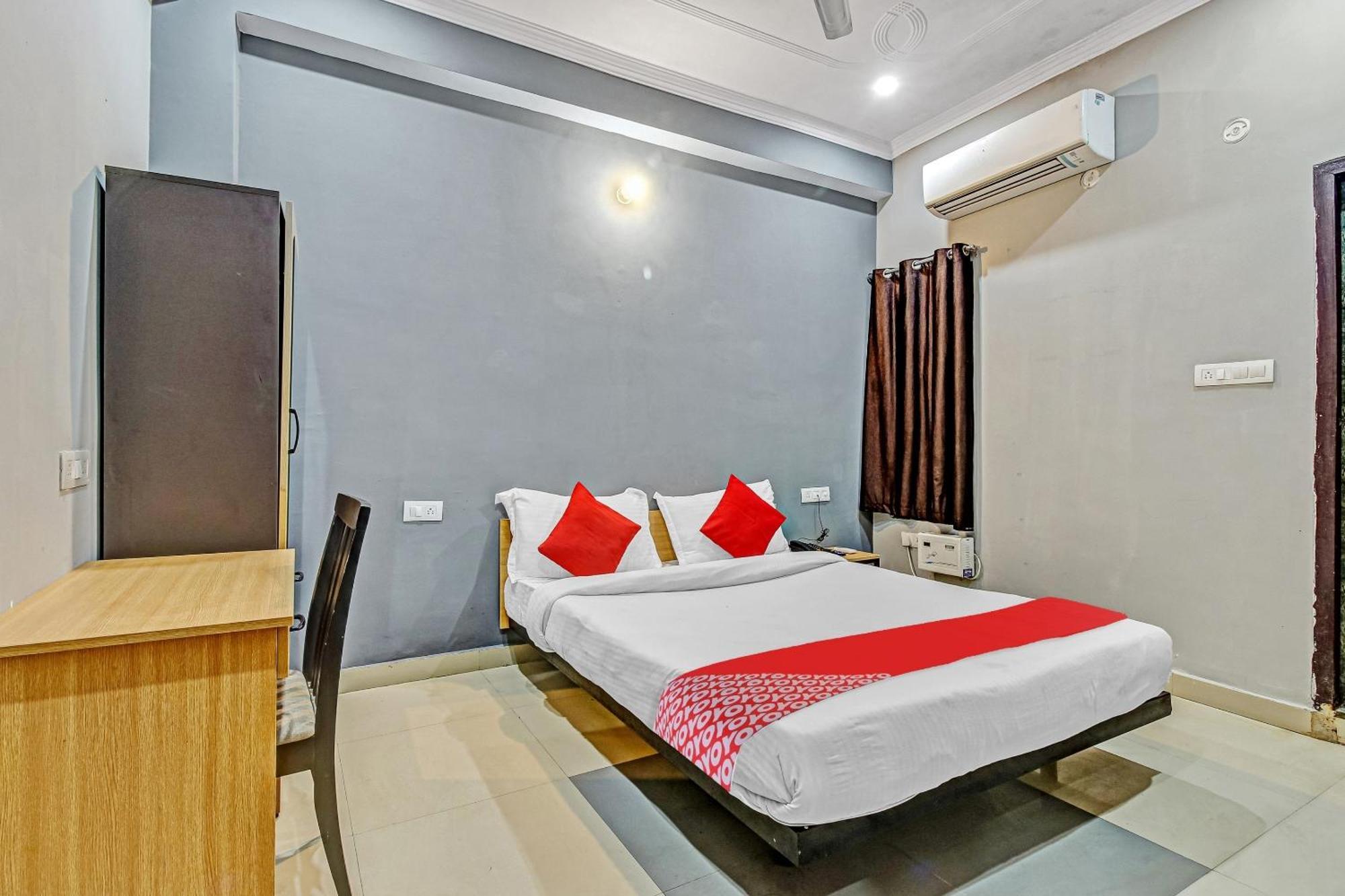 Super Collection O Orphic Inn Near Munshi Pulia Metro Station Chinhat Exteriör bild