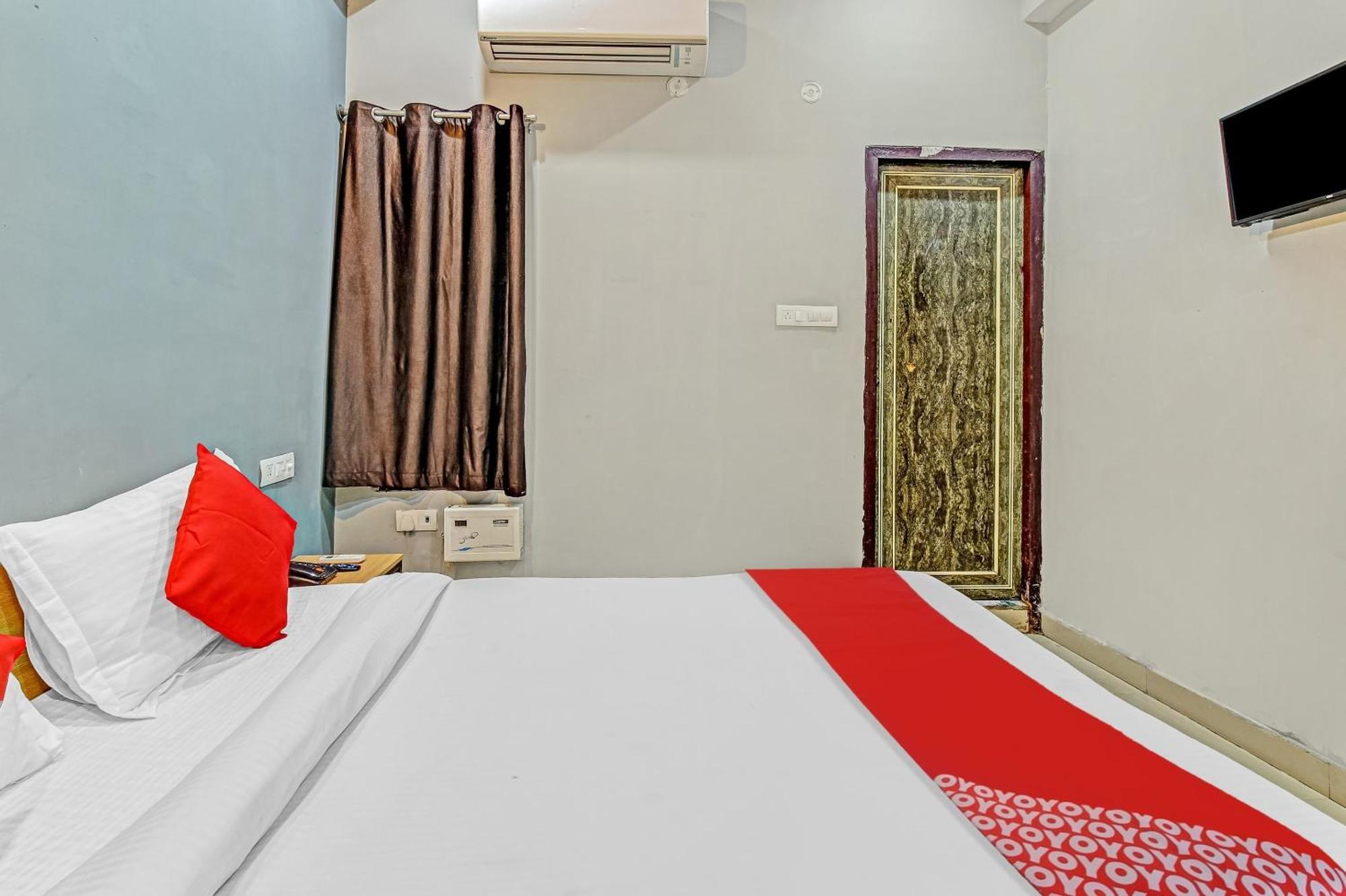 Super Collection O Orphic Inn Near Munshi Pulia Metro Station Chinhat Exteriör bild